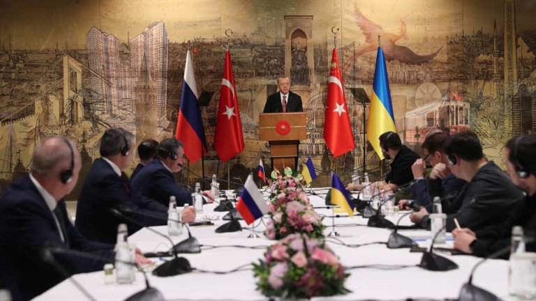 Започнаха преговорите между Русия и Украйна в Истанбул. Турция очаква