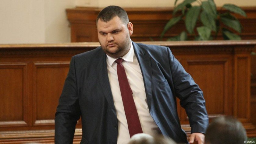 Прокурорите: Няма престъпление на Пеевски