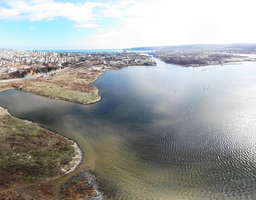 Отчетоха замърсяване на Варненското езеро