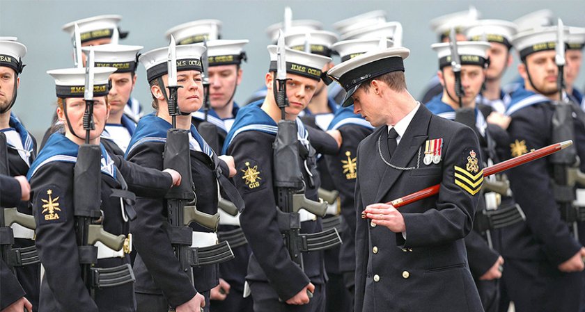 Забраняват на военните в британския флот да се друсат