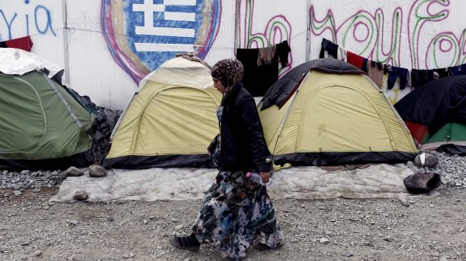 Броят на мигрантите в гръцките лагери пак се увеличи