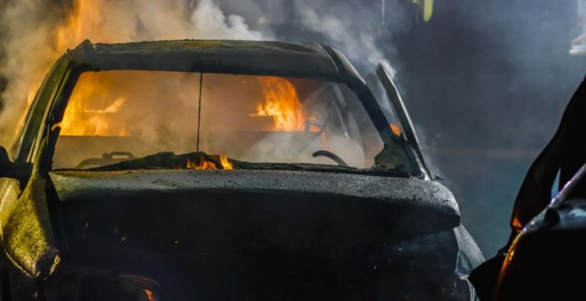 Изгорелият джип БМВ Х5 на лихваря Кристиян Колев, известен като