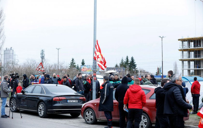 Феновете на ЦСКА обобщиха вчерашното представяне на протеста пред БФС.