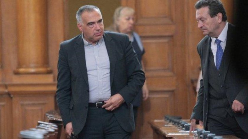 Антон Кутев пристана на президента Румен Радев. Това става с