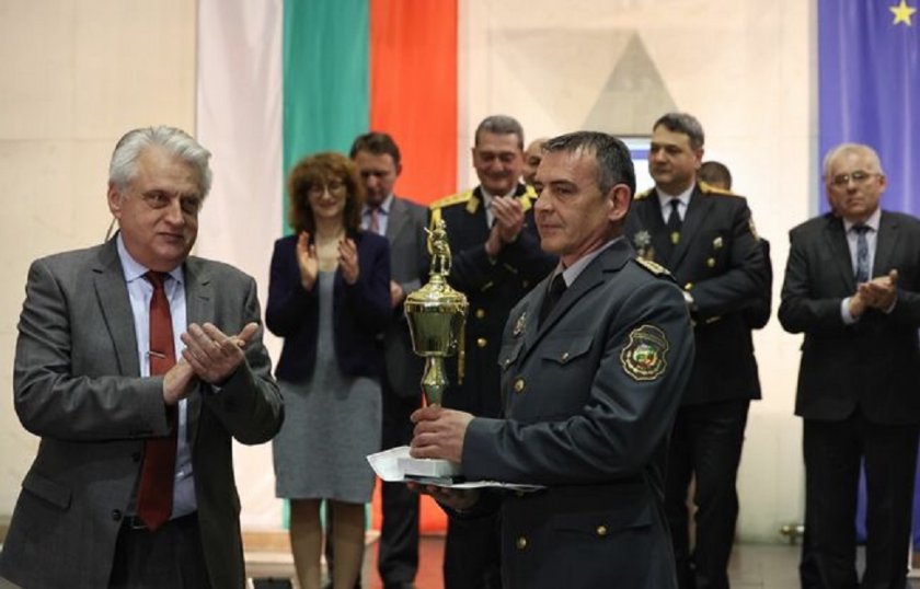 Комисар Дарин Димитров, директор на Регионална дирекция „Пожарна безопасност и