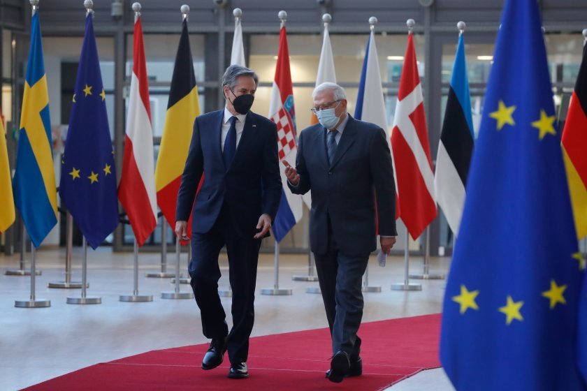 Външните министри на ЕС няма да обсъждат петролно ембарго на