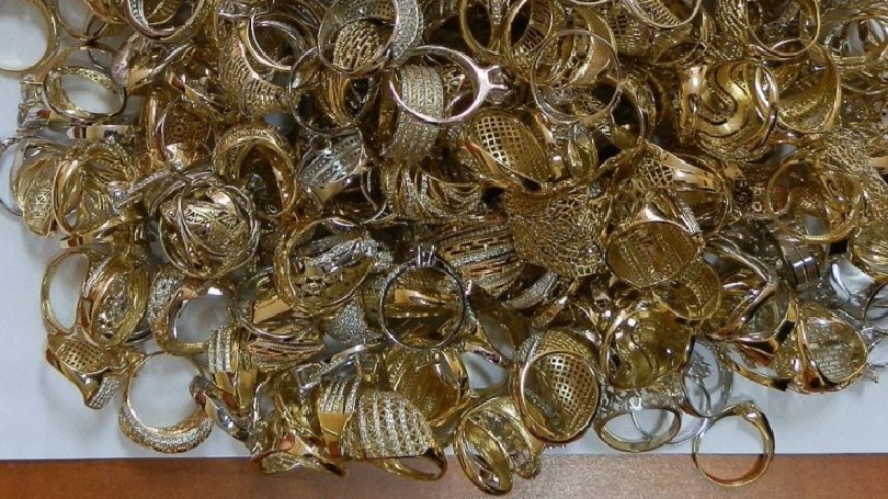 Задържаха над килограм златни бижута на Капитан Андреево (снимка)