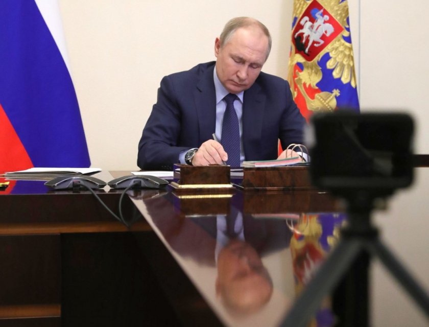 Успя ли Путин да спаси рублата?