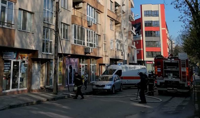 Пожар в жилищна кооперация събуди живеещите на ул. Солун в