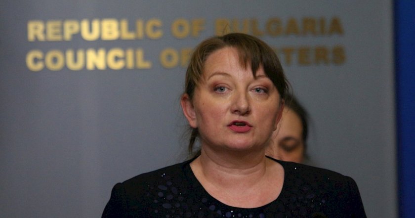 Не са ни известни намеренията на управляващите. Научаваме за тях