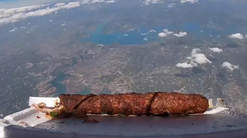 Турци опитаха да изпратят кебап в Космоса