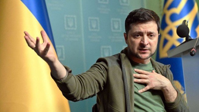 Украинският президент Володимир Зеленски заяви днес, че разследващите са получили
