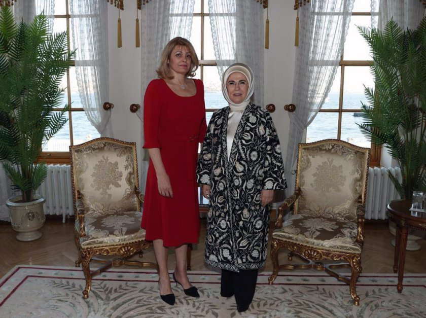 ЗА СЕФТЕ: Деси Радева се срещна с жената на Ердоган
