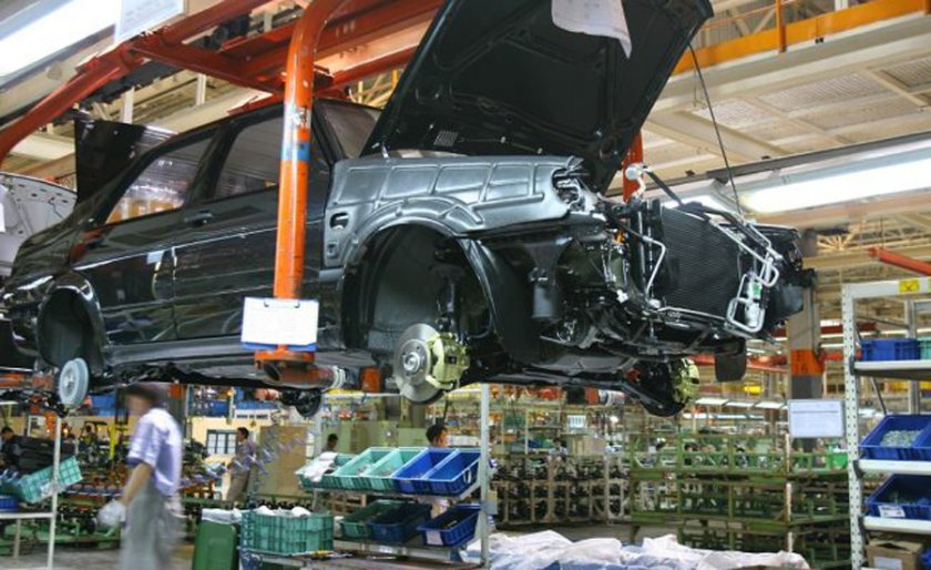 Заводите на „Фолксваген“ в Китай постепенно възобновяват работа