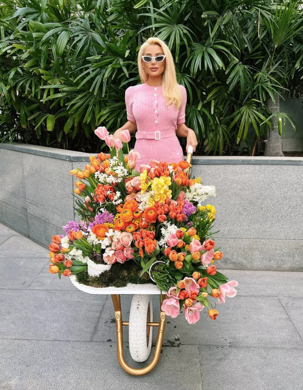 Цветелина Янева е сред хилядите, които честват своя имен ден