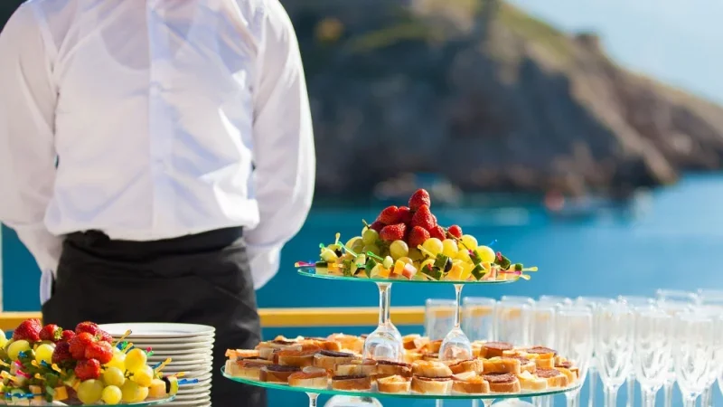 Пред прага на летния сезон туристическият бранш все още изпитва