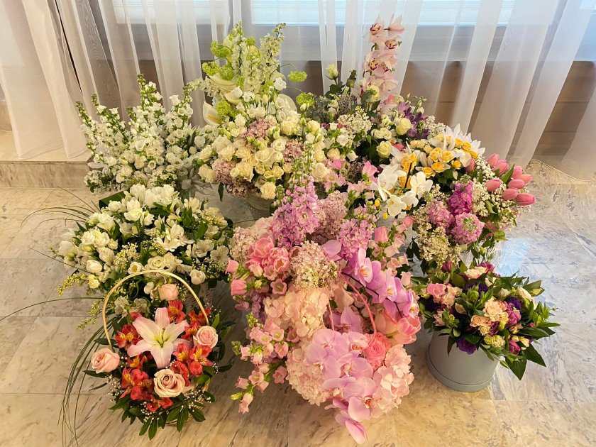 Стотици букети и хиляди виртуални честитки получи за имения си