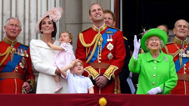 Кралското семейство поздрави Кралица Елизабет II по случай 96-ия й