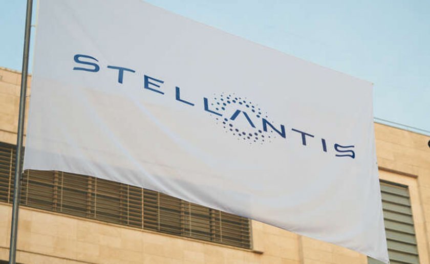 „Стелантис“ спира производството си в Русия