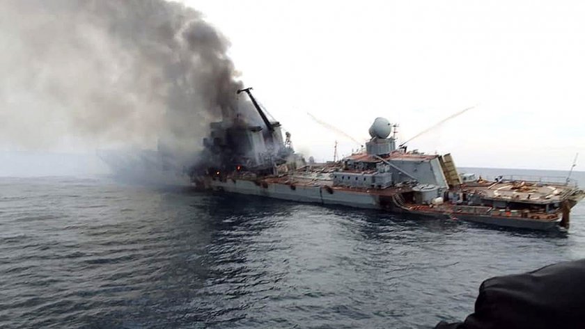 Роднини търсят изчезнали от руския крайцер "Москва"