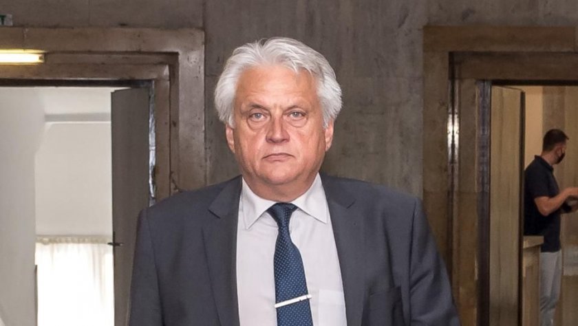 Вътрешният министър Бойко Рашков почти е утроил бюджета за борба