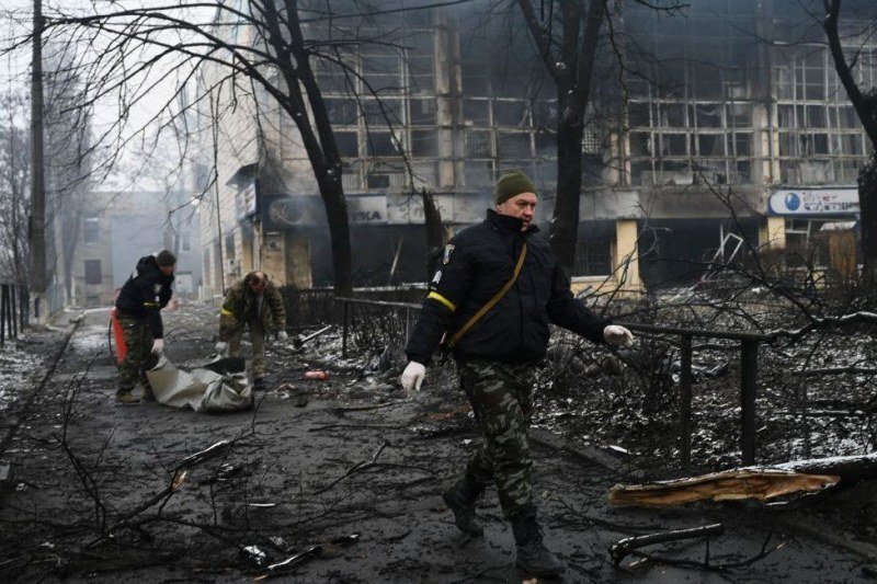 Русия продължава да обстрелва украински градове, като Киев съобщи, за