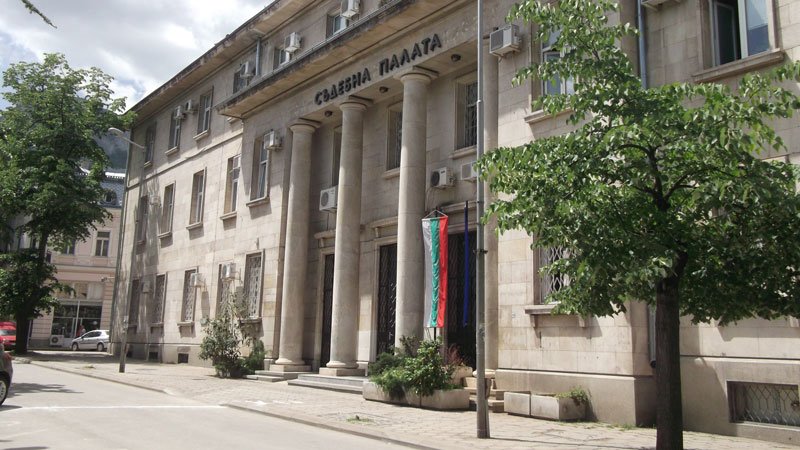 Хулиган заплаши със смърт кмета на Баница
