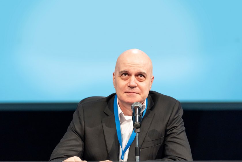 Лидерът на ИТН Слави Трифонов се изказа през фейсбук профила