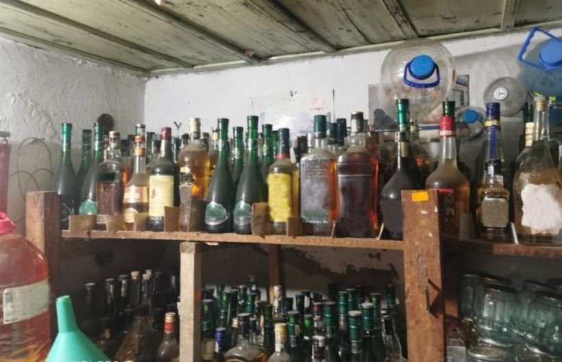 Голямо количество нелегален алкохол е иззет при акция на полицията