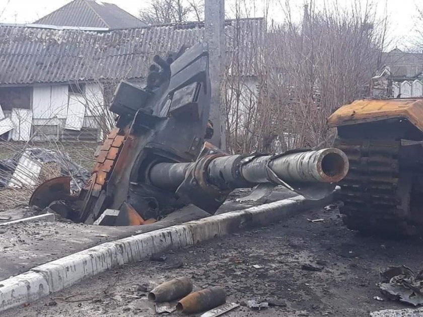 Руските военни завзеха тонове боеприпаси