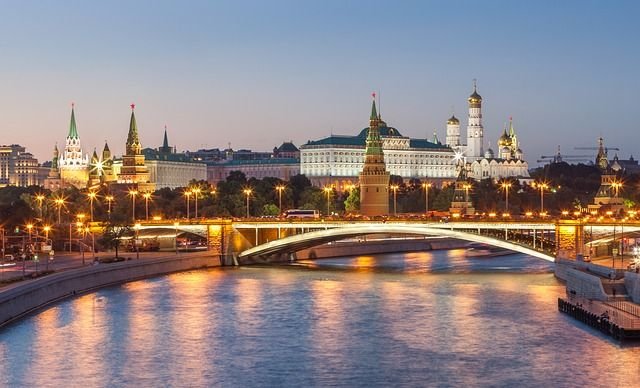 Русия гони 8 японски дипломати в отговор на Токио