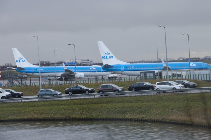 Десетки полети бяха отменени в Амстердам заради стачка в летището
