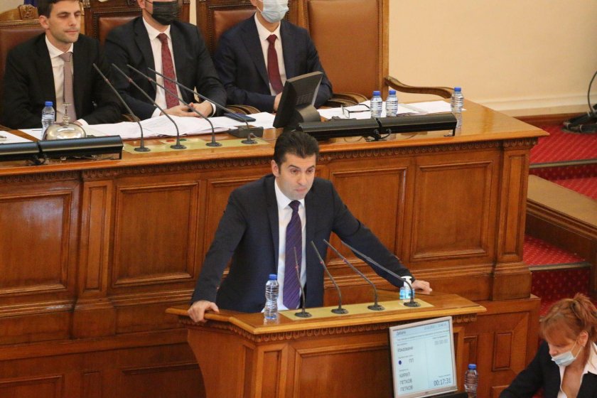 Кирил Петков: Осъждаме агресията, правилно е да дадем оръжия на Украйна