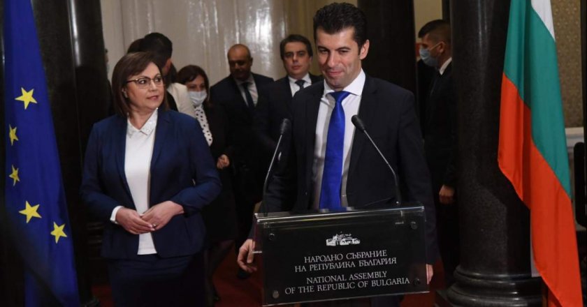 Корнелия Нинова хвърля оставка и започва да готви за предсрочни