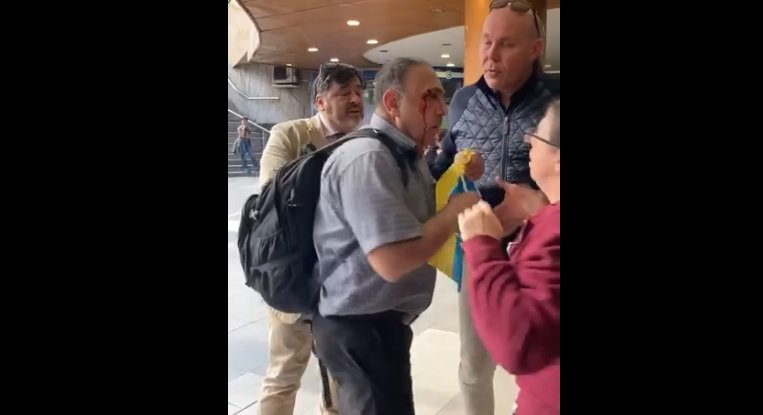 Вижте боя между "копейкиновци" и "ястреби" в подлеза на СУ (ВИДЕО)