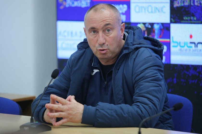 Наставникът на Левски Станимир Стоилов заяви, че се надява отборът