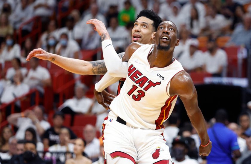 Маями Хийт и Финикс Сънс стартираха с победи втория кръг на плейофите в НБА