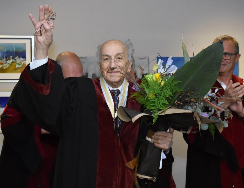 На 98 години Любен Зидаров стана почетен доктор на Художествената академия