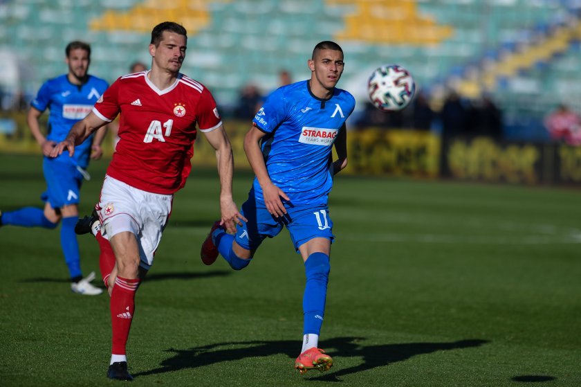 Промениха и програмата на първенството заради Купата