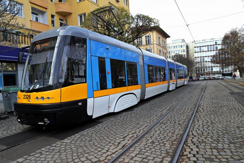 Велосипедист е с опасност за живота, след като е бил