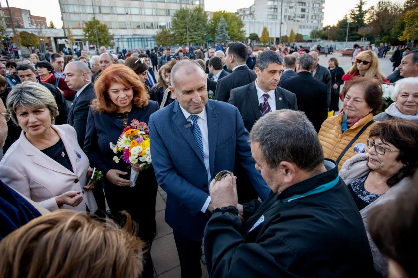 „Българска гражданска мрежа” скочи в защита на Румен Радев