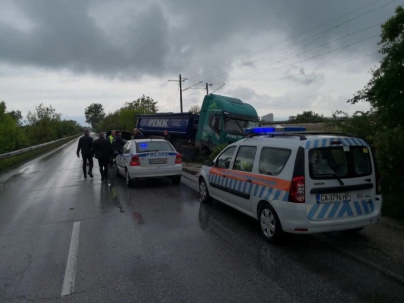 Версия за готвен атентат срещу президента Румен Радев взриви НСО,