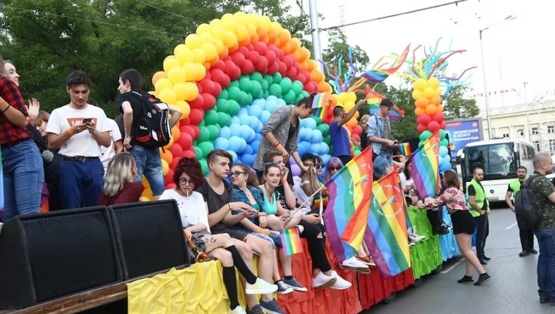 Честитка: На гей парада в София ще има детска сцена
