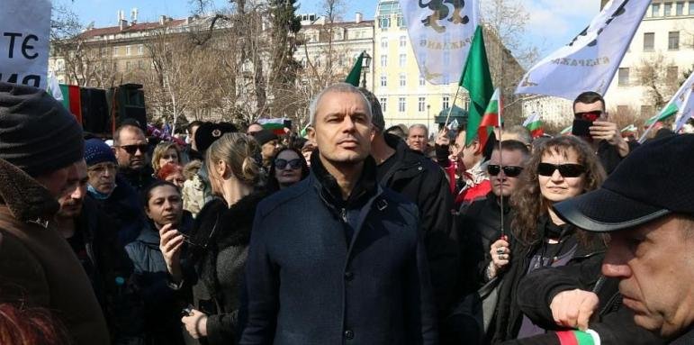 "Възраждане" пак излиза на протест пред НС