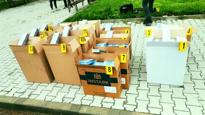 Митничари задържаха 16 кашона цигари без бендерол в Русе (СНИМКА)