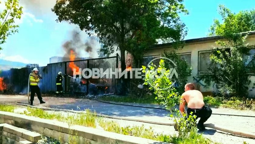 Голям пожар в автоморга стресна жителите на столичния квартал „Люлин”