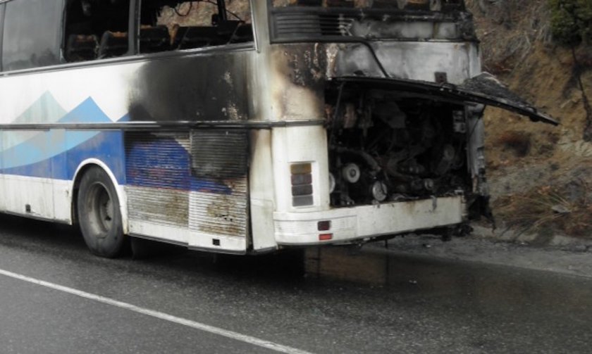 Автобус с 44 украинци се запали край Варна