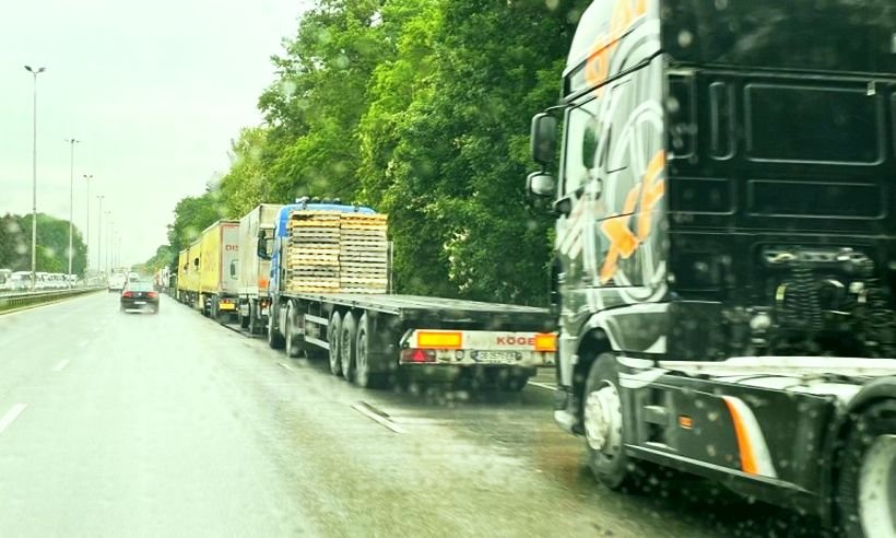 МВР отново не позволява на камионите да стигнат до София