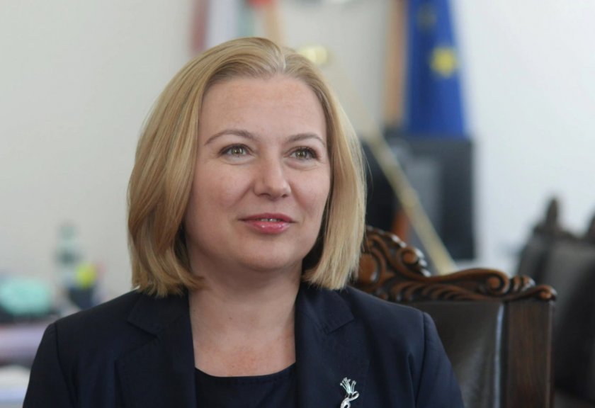 Правосъдната министърка Надежда Йорданова внася проект за изцяло нова Наредба