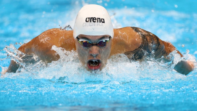 Българският плувец Антъни Иванов е със спрени състезателни права, след